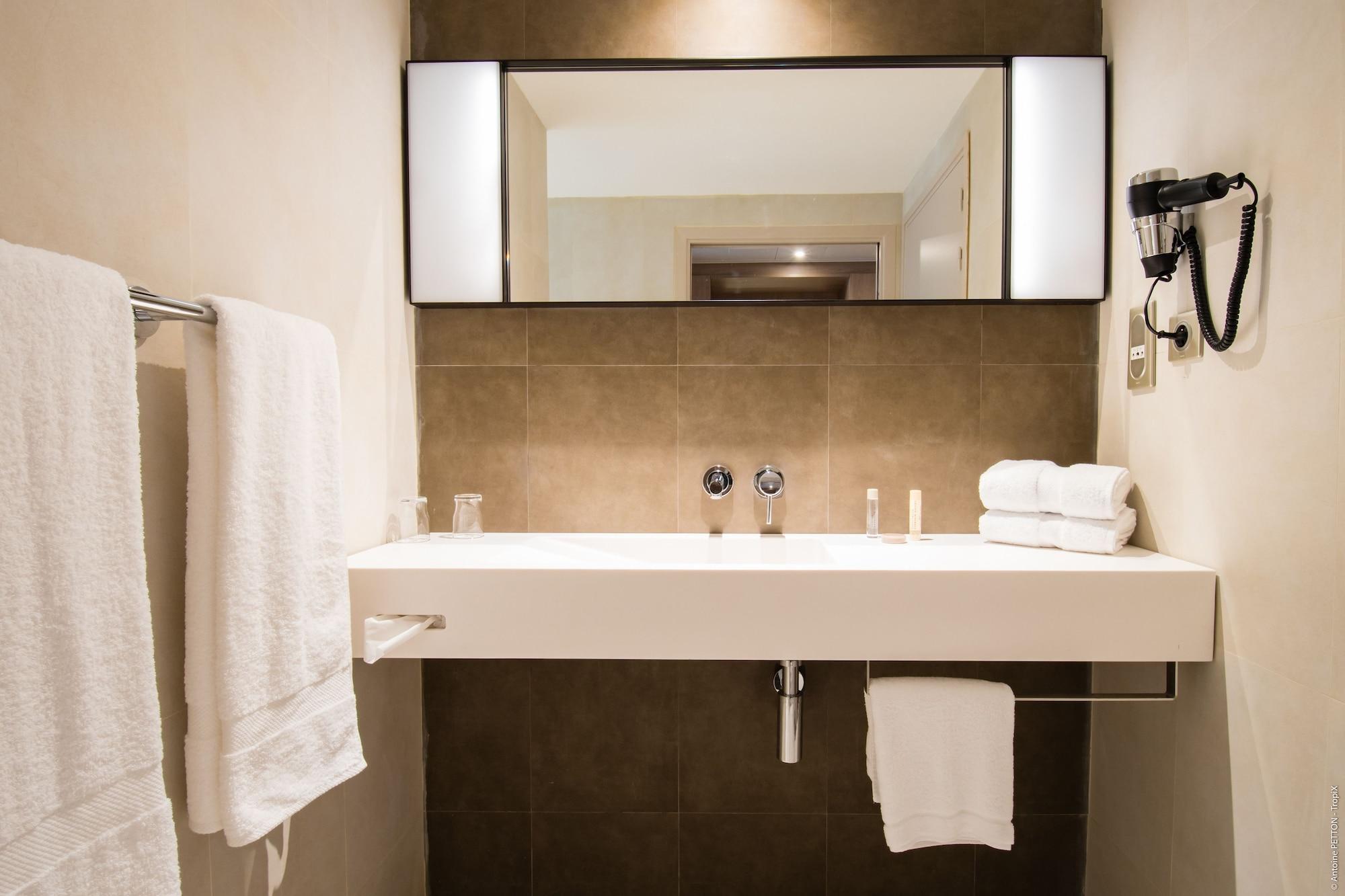 Simon Hotel Фор дьо Франс Екстериор снимка
