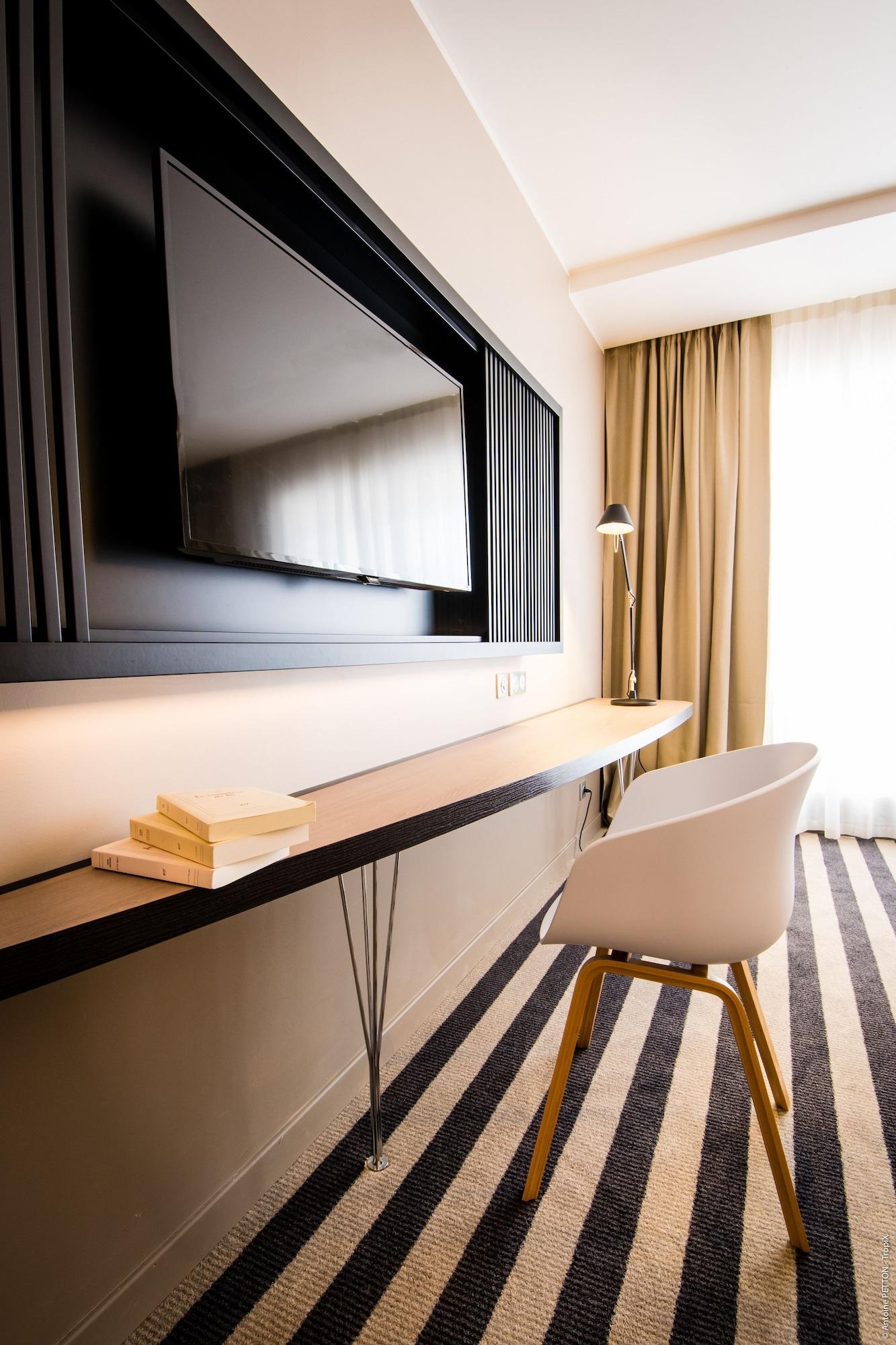 Simon Hotel Фор дьо Франс Екстериор снимка
